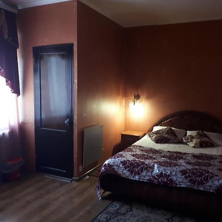 Sharhorod Hotel Gostynnyi Dvir מראה חיצוני תמונה