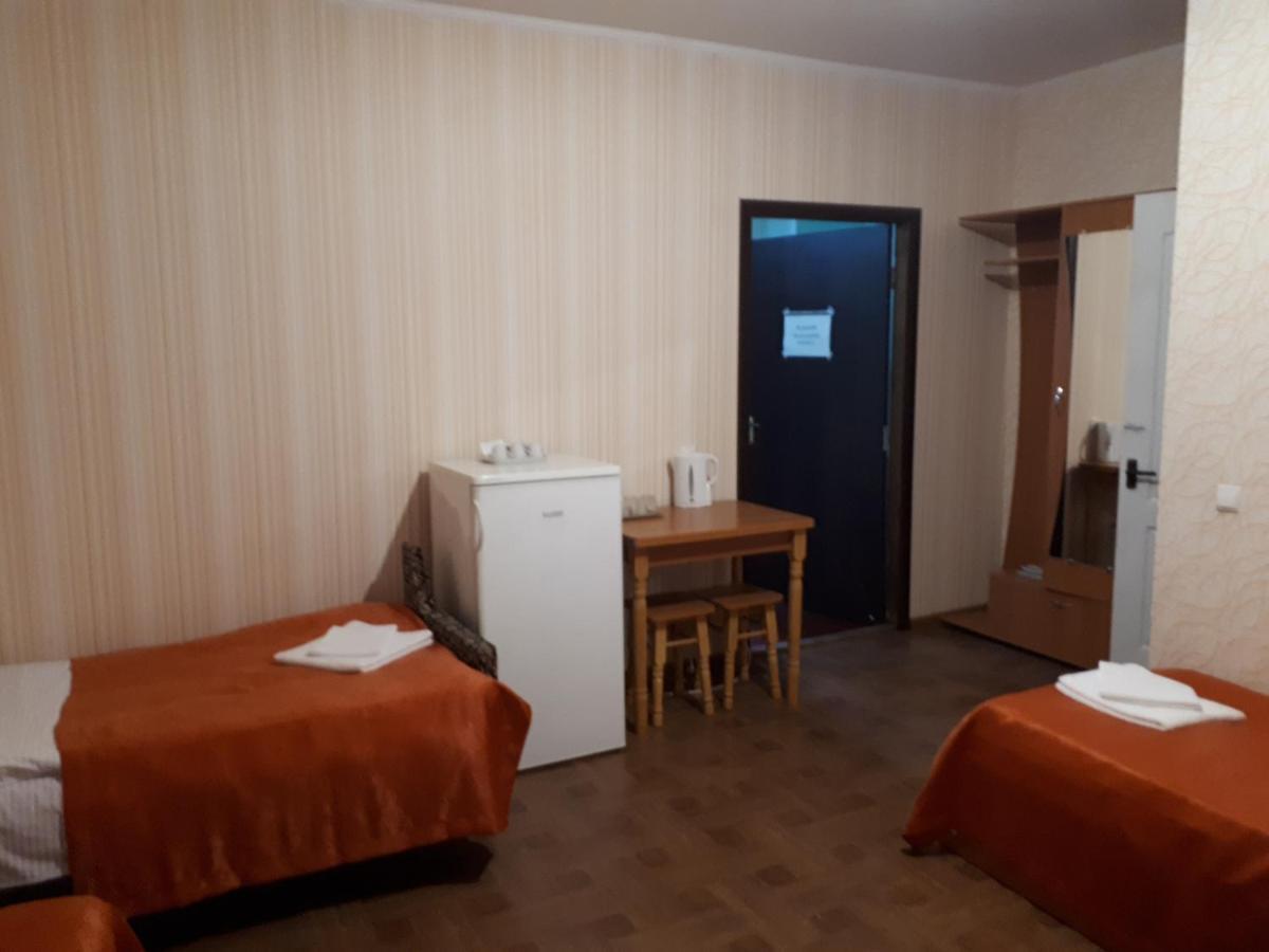 Sharhorod Hotel Gostynnyi Dvir מראה חיצוני תמונה