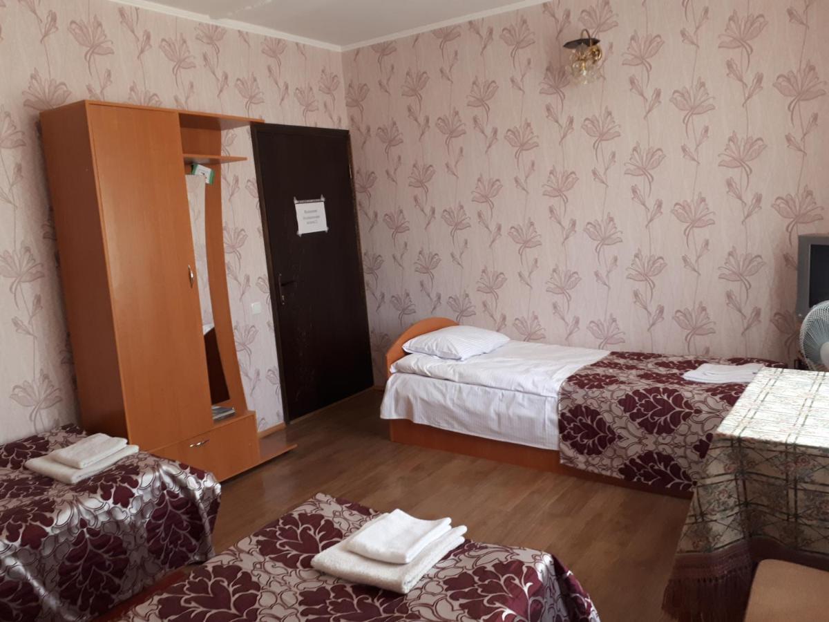 Sharhorod Hotel Gostynnyi Dvir מראה חיצוני תמונה