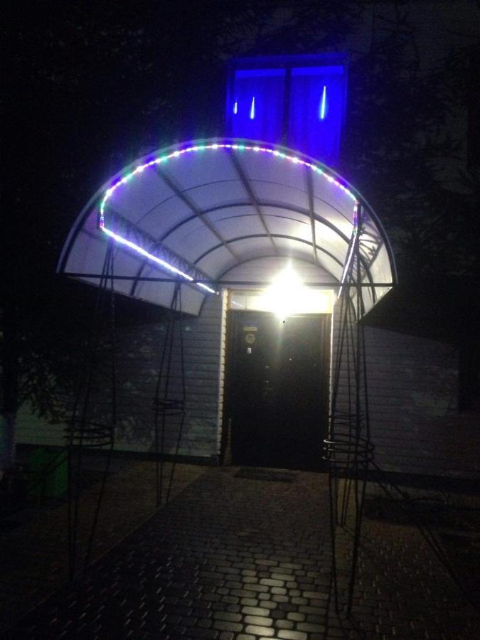 Sharhorod Hotel Gostynnyi Dvir מראה חיצוני תמונה