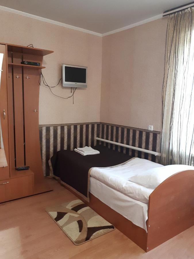 Sharhorod Hotel Gostynnyi Dvir מראה חיצוני תמונה